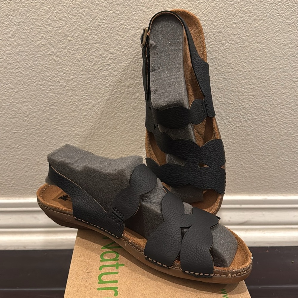 El naturalista Torcal soft grain leather black sandal 36 NIB